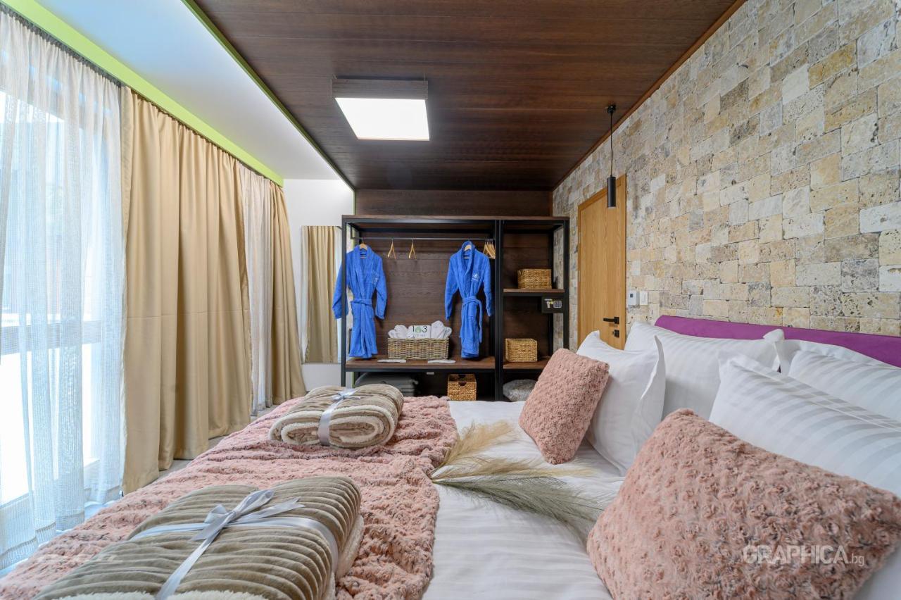 103 Alpine Hotel